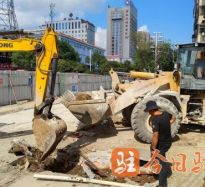 男大大鸡巴操女骚逼视频高温下的坚守｜道路建设者用汗水铺就畅通路